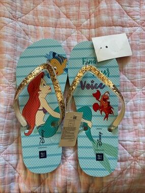Disney Gap Princess Ariel girls flip flops size 3/4 NWT